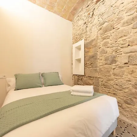 Bravissimo Mercaders, Beautiful 3 Bedroom Apartment *